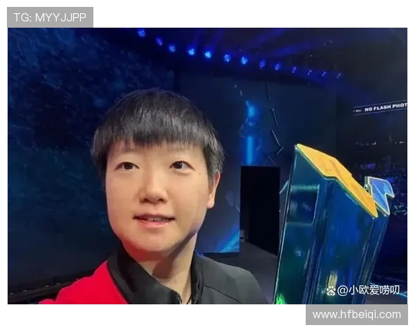 欧洲足球明星球迷热情追随偶像的背后故事与感人瞬间