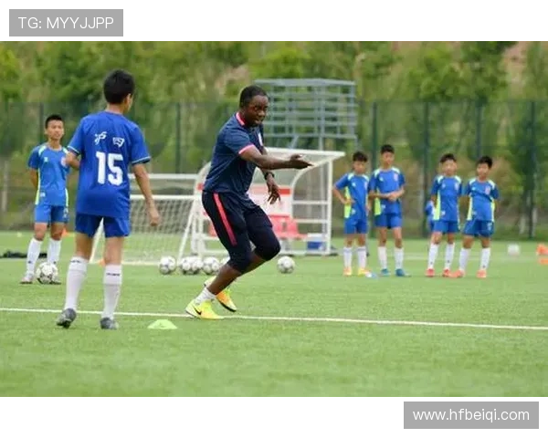 足球明星每周训练时间揭秘：他们是如何保持巅峰状态的